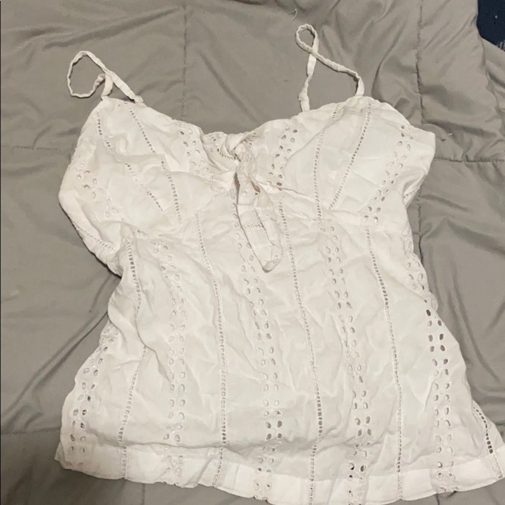 White old navy shirt